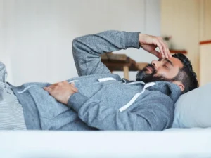 بی‌خوابی بعد از جراحی چاقی؛ چرا اتفاق می‌افتد و چگونه درمان می‌شود؟